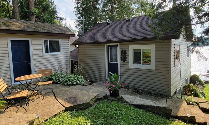 Havelock-Belmont-Methuen Cottage | Lake Front Cottage On Beautiful Belmont Lake