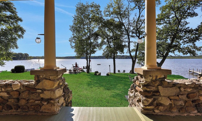 Orange Lake House | Lake Front Home close to Great Hiking Trails & just 60 minutes from NYC