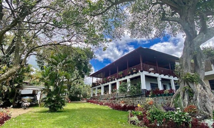 San Pedro La Laguna Ski Chalet | Lake Front House