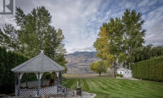 Savona House | Lake front house minutes away from Tobiano Golf course
