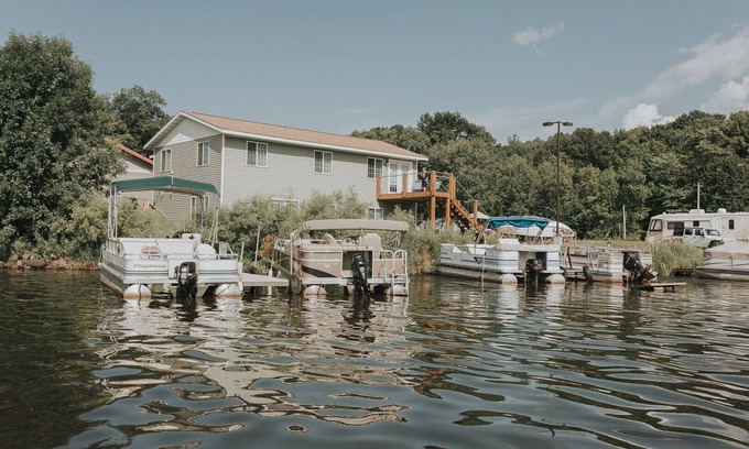 Grandy Cabin | Lake Front Vacation Rental Near Mille Lacs On Ann Lake