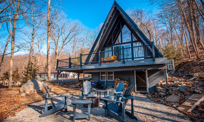 Wantage Cabin | Lake Glenwood A-Frame Cabin stunning views, fire pit, game room, Pet Friendly