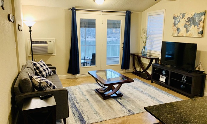 Mid America Condo | Lake Hamilton Hideaway