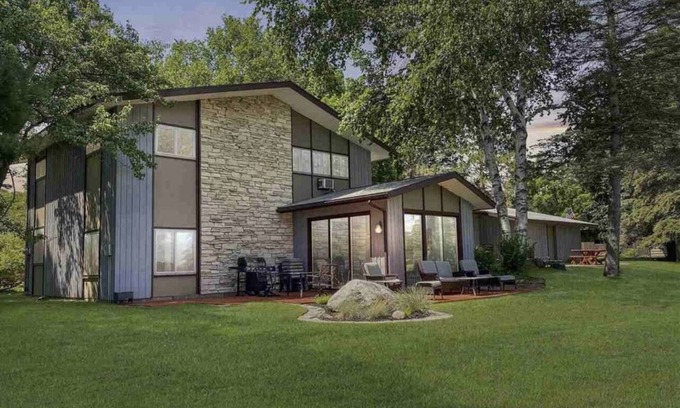 Iron Mountain House | Lake Home perfect for families in a quiet Lake Antoine neighborhood.