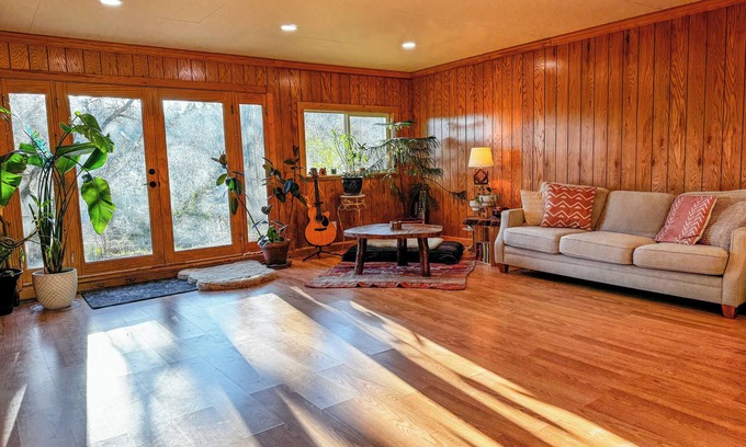 Cottage Grove House | Lake house getaway - one bedroom, pellet stove, sauna