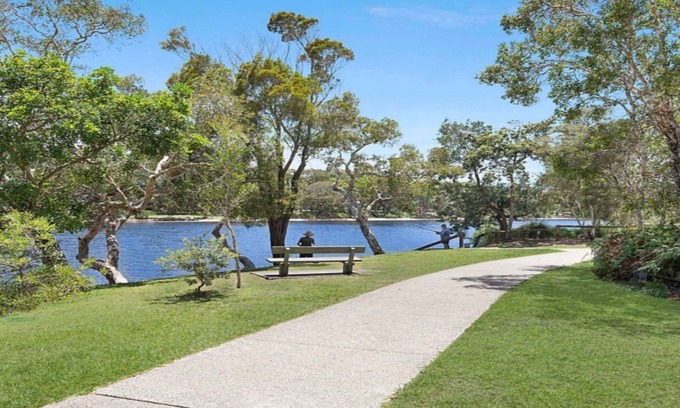 Currimundi House | LAKE HOUSE - Ideally located next to the Lake, which is a great spot for a fish, swimming or Kayaki