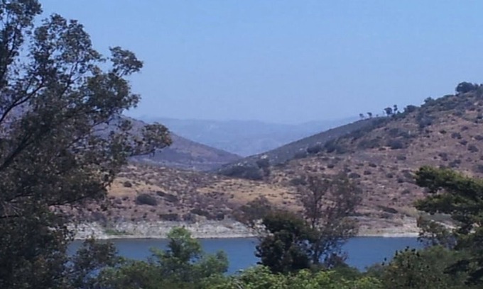 Del Dios Cottage | Lake House - Novel Attractions Close/Safari Park Zoo/Legoland/Sea World