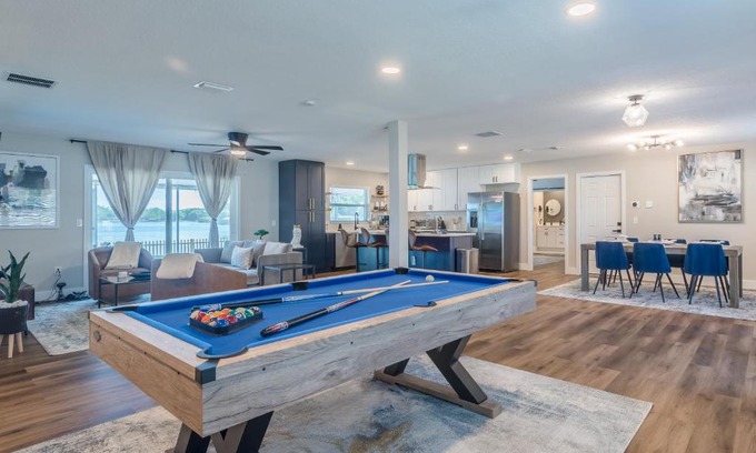 Orlando House | Lake House Retreat Near Downtown, Disney, Universal Studios and Airport