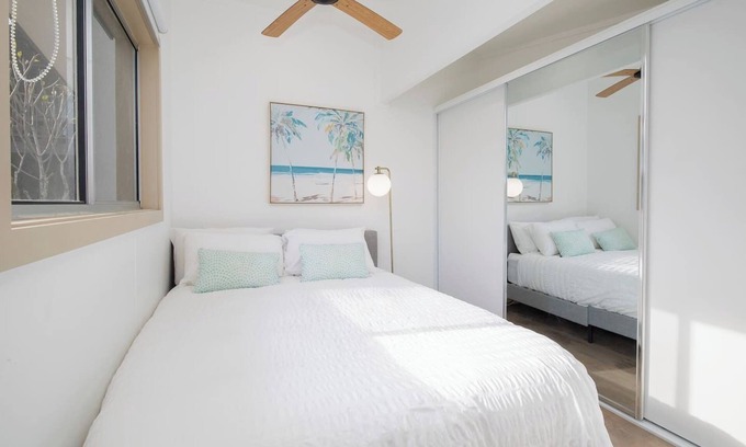 Tuggerawong House | Lake House Studio A Peaceful Waterfront Hideaway