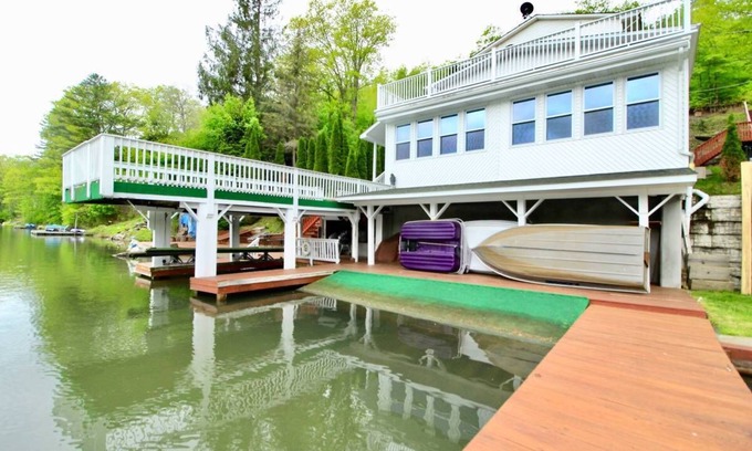 Hancock House | LAKE HOUSE WITH PRIVATE DOCK TO CANNON BALL OFF!