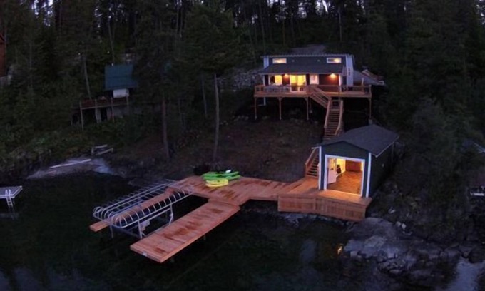 Kings Point House | Lake House with Sauna, kayaks, S.U.P.'s, snorkeling sets and boat parking