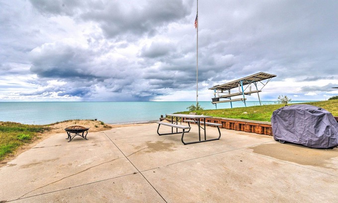Burtchville House | Lake Huron Hideaway w/Private Beach!