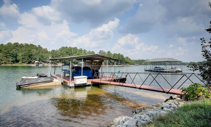 West Union House | Lake Keowee Private Waterfront