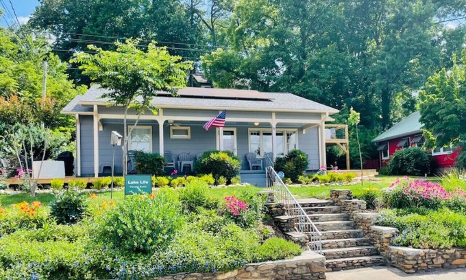 Lake Junaluska House | Lake Life House - 1 min walk to Lake J Assembly -10 min to Waynesville & BR Pkwy