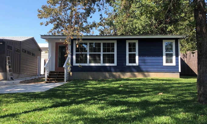 Pointblank House | Lake Livingston