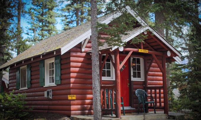 Lake Louise Cabin | Lake Louise Cozy Cabin | Fireplace & Balcony