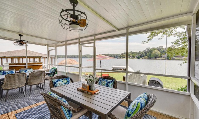 Dadeville House | Lake Martin Retreat with Private Dock and Boat Launch
