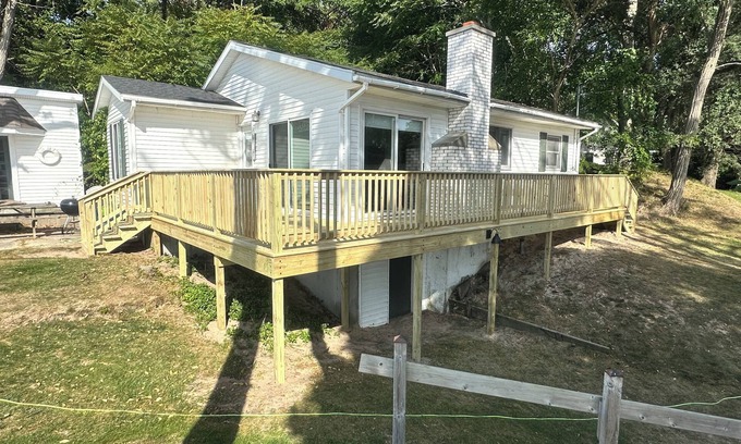 Montague Cottage | Lake Michigan Vrbo Escape