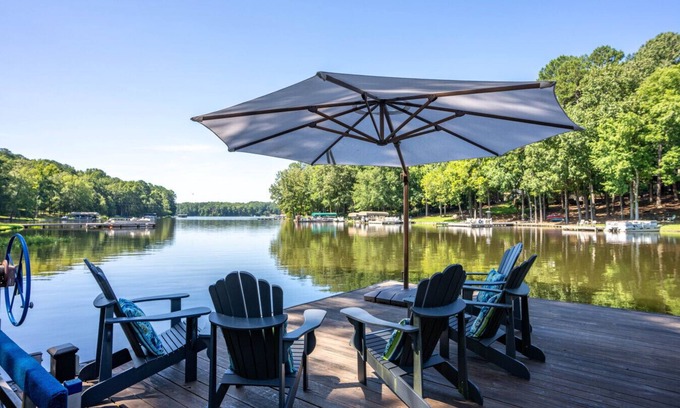Buckhead House | Lake Oconee Getaway Dock Fire Pit Dog Friendly