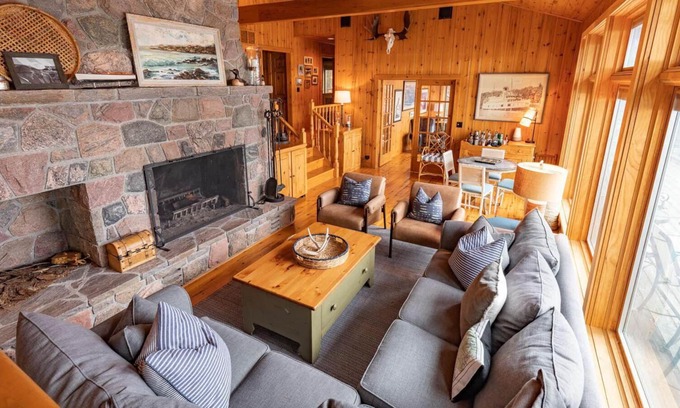 Muskoka Lakes House | Lake Rosseau Island Cottage Rental