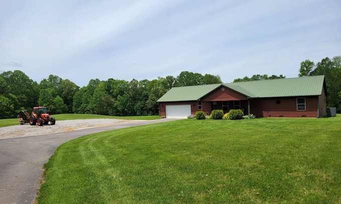 Burkesville House | Lake Star Country Acres, Dale Hollow (Sulphur Creek Marina)