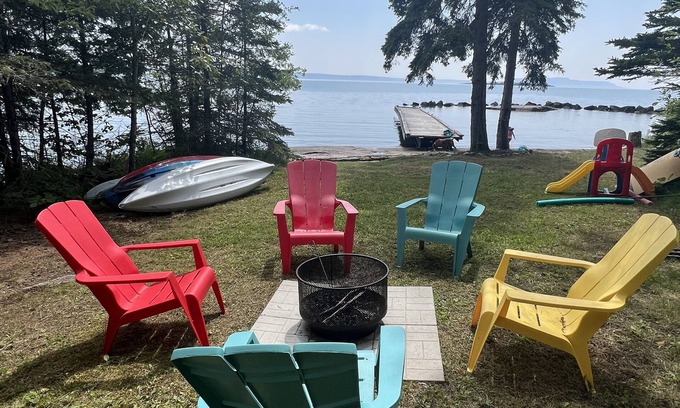 Shuniah House | Lake Superior Beachfront Guesthouse