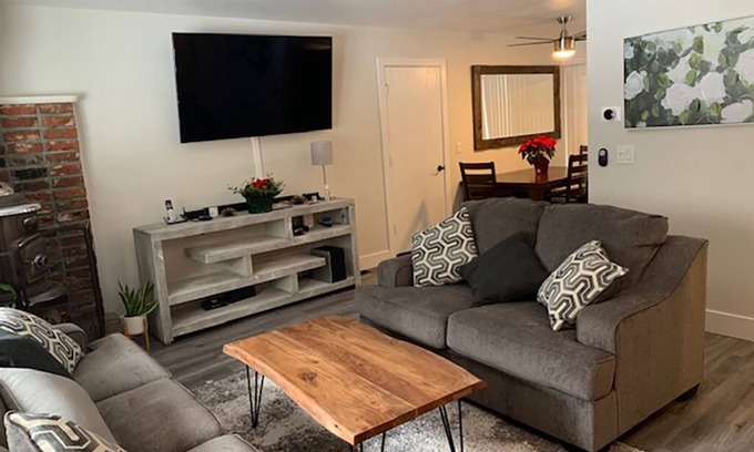 Pioneer Trail House | LAKE TAHOE HAVEN VACATION HOME
