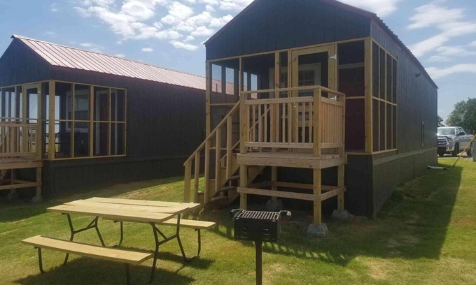 Mead Cabin | Lake Texoma Lakefront Cabin - Knotts Landing
