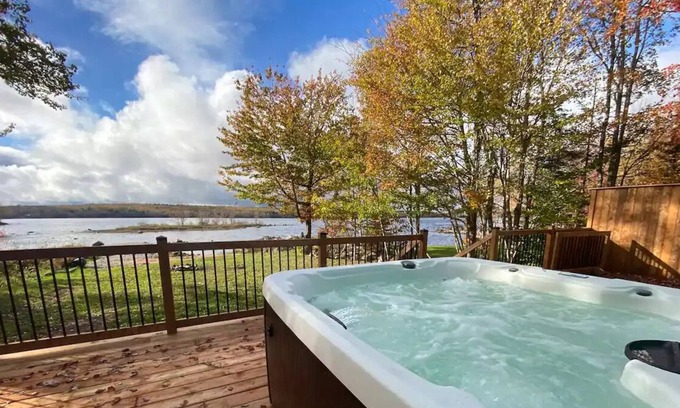 East Dalhousie Cabin | Lake Torment Retreat
