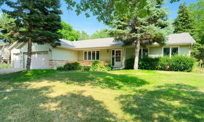 Woodbury House | Lake trail access, shops nearby, serene home