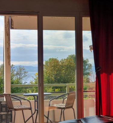 Hauterive Apartment | Lake view apartment