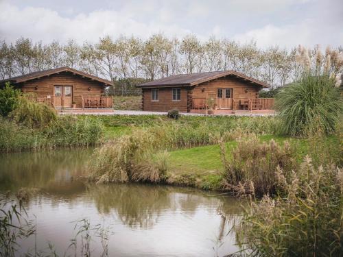 Wrangle House | Lake View Lodges - 25076