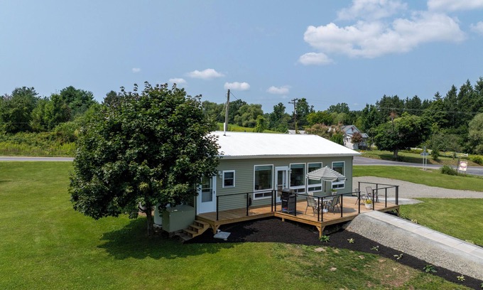 Hammondsport House | Lake & Vineyard View