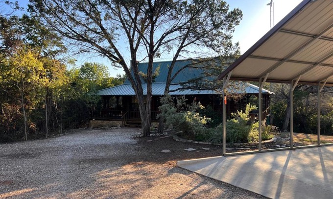 Morgan House | Lake Whitney Log Cabin