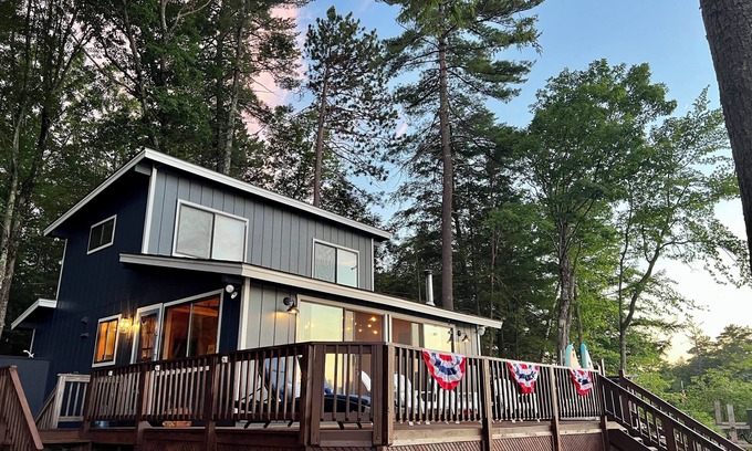 Tuftonboro House | Lake Winni Waterfront Whortleberry Island Cottage, Private Beach, BOAT Required
