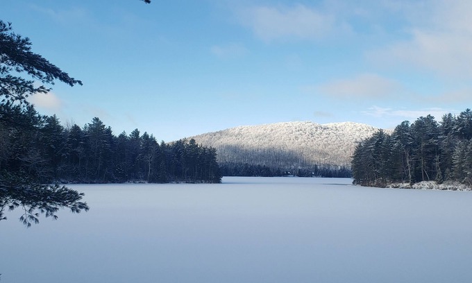 Vermontville House | Lakefield Cottage: 2-bedroom lakefront house on Loon Lake, Vermontville, NY.