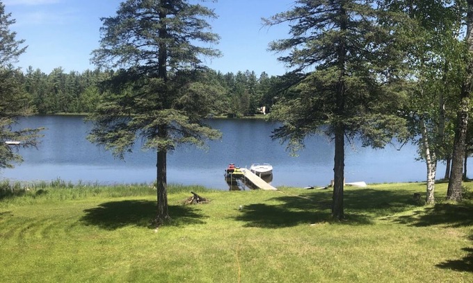 Loretto Cabin | Lakefront 4 Bedroom Cabin