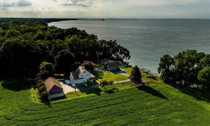 Huron House | Lakefront 6 bedroom Upscale farmhouse.