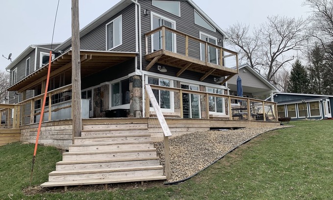 Northwest House | Lakefront 6 Bedroom Home on Beautiful Nettle Lake with Outdoor Tiki Bar !