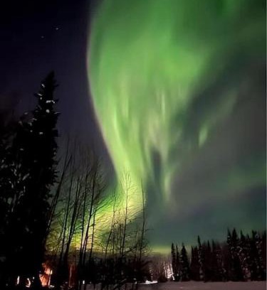 North Pole Apartment | Lakefront Aviators Aurora Retreat