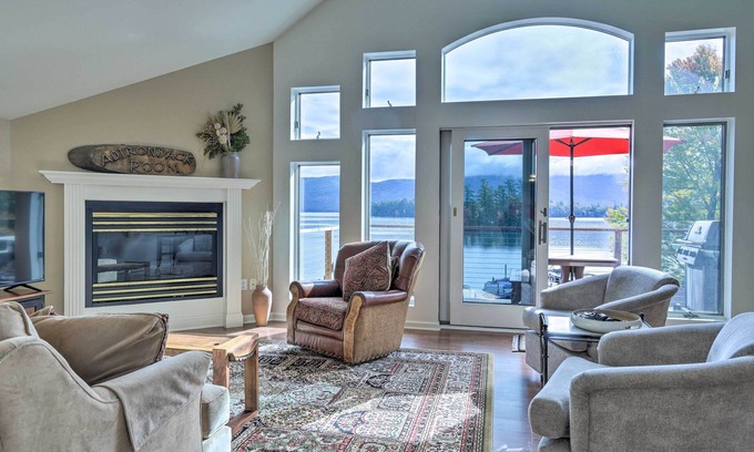 Bolton Landing Apartment | Lakefront Bolton Retreat w/Balcony + Views!