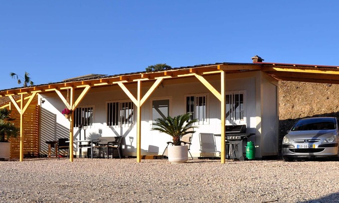 Sao Bartolomeu de Messines House | Lakefront bungalow with private beach just 20km from Albufeira