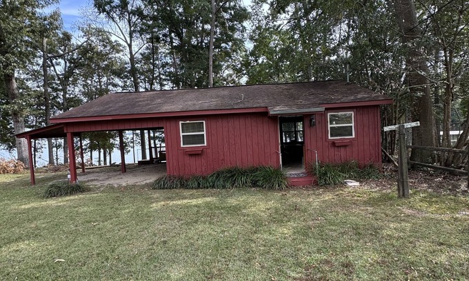 Abbeville Cabin | Lakefront cabin