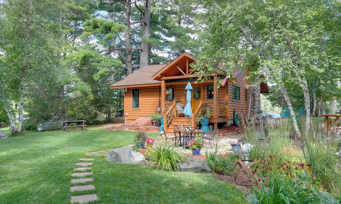 Minocqua Cabin | Lakefront Cabin w/Private Dock & Fire Pit!