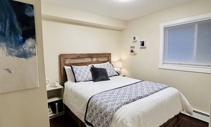 Sylvan Lake Condo | Lakefront condo!