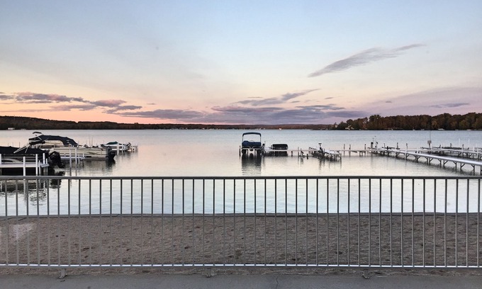 Conway Condo | Lakefront Condo With 2 Kayaks and 1 Boat Slip - Amazing Location!