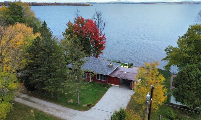 Alburg Cottage | Lakefront Cottage: Amazing Mountain Views Directly on Lake Champlain