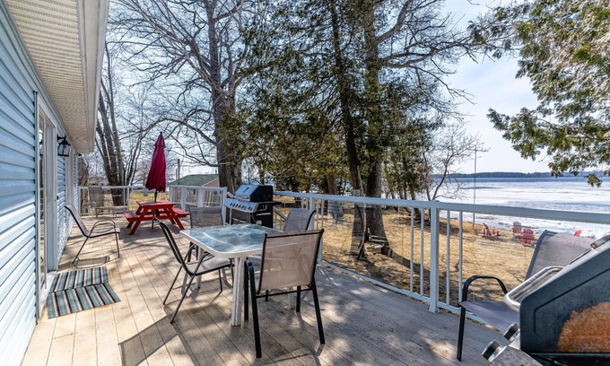 Trent Lakes Cottage | Lakefront Cottage at Camp fisherman Resort