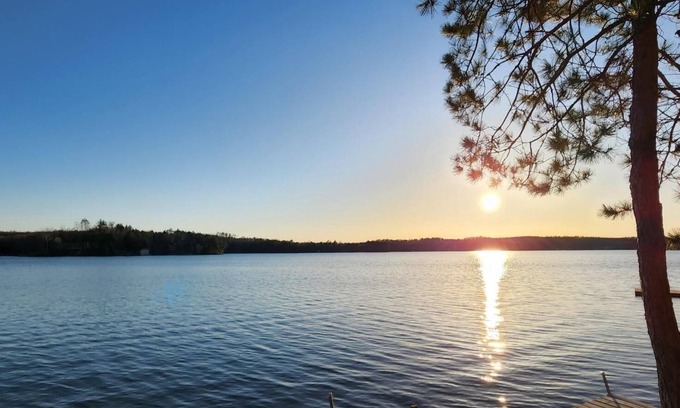 Lakewood Cottage | Lakefront Cottage on Beautiful Wheeler Lake in Lakewood FAMILY FRIENDLY!