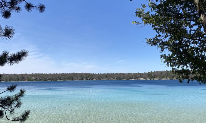 Hillman Cottage | Lakefront Cottage on Gorgeous Lake Avalon
